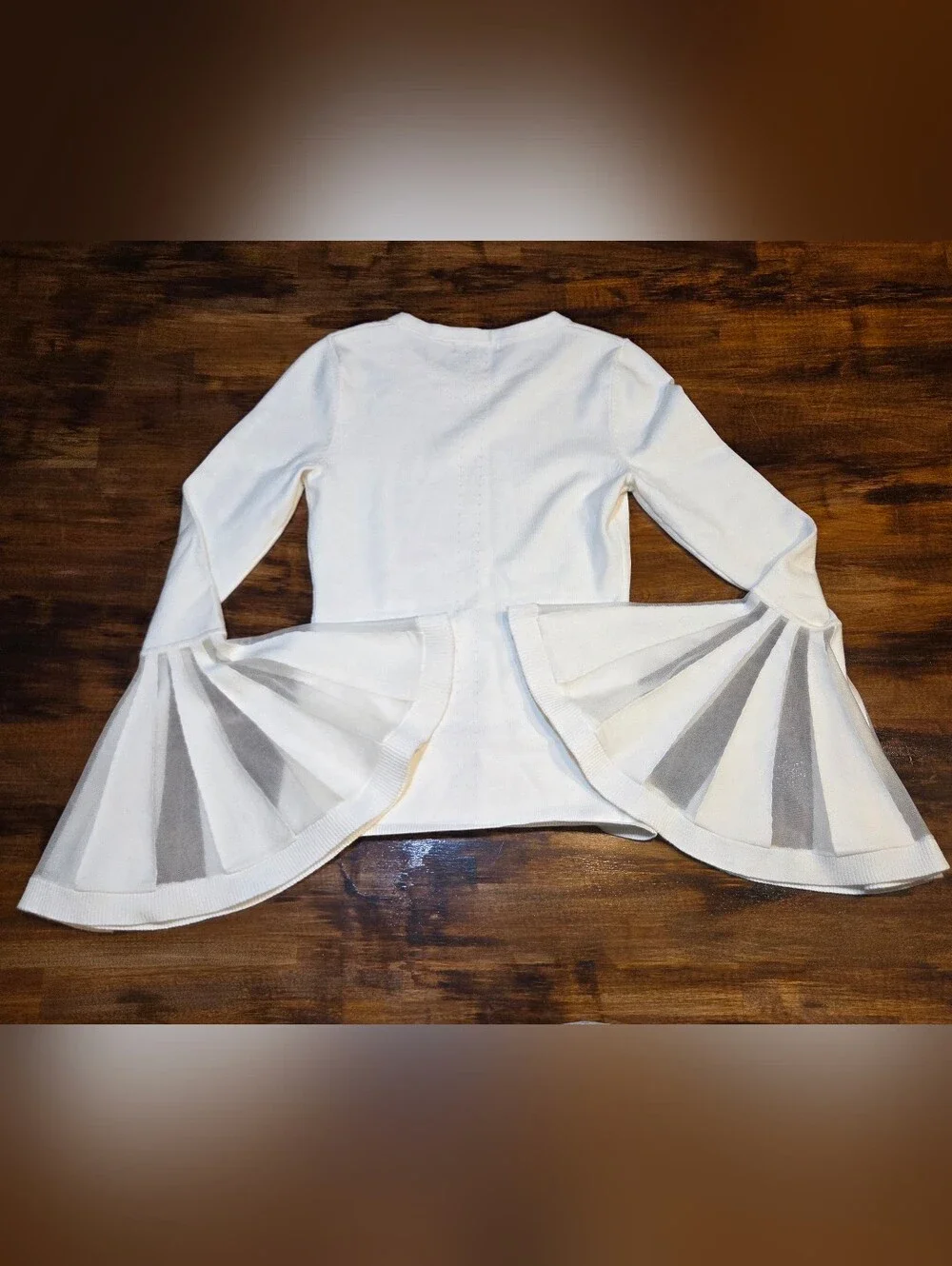 Guess by Marciano Jakki Sweater Frosted White SZ XS Preppy Old Money Bell Sleeve
